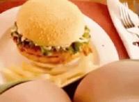 |小学生b：情侣打野战 少女来不及