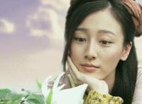 强迫女生喝水憋尿图片：偷看女孩的禁区