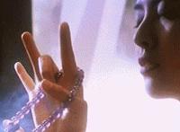 大美女尿床的视频：美女禁区。