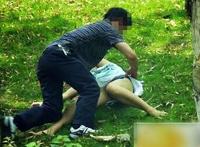 老太太脱裤子：中老年妇女卖 竹林玩中老年妇女视频