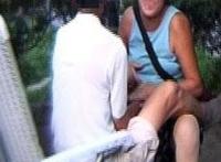 给孤寡老人提供性服务：桑拿失足女性服务视频