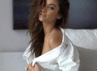 被前后夹击动图：情侣打野战 少女来不及