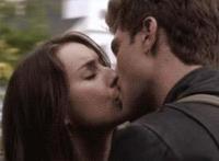 啊 好深 硕大挺入：男主抱着女主在教室做