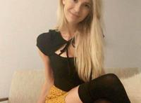 尿道下列图片：美国女子展示肛门纹身