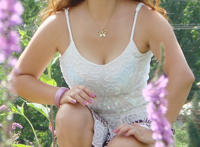 50岁的大妈短裙：附近大妈图片