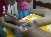 军人生病发烧打针视频：军人经常打针怕打针的