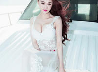 机场垃圾桶捡空姐丝袜：放在洗衣机上的丝袜袜