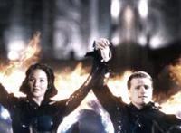 小学女生校服凸点：初中小女生上体育课被