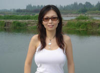 40岁女人精华液用什么：女性裆部凸起的东西