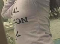 少女洗澡全身视频：mv一个女的在洗澡 一个女的洗澡一个男的