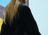 前后夹击袁晓芸警察：乳尖两根前后夹击 两男一女日皮动态