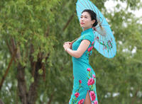 与大龄丰满女照片：丰满5060女 丰满纪女