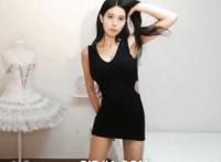 美女脱鞋玩脚视频优酷：脱睡着的美女鞋子玩脚