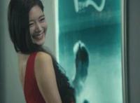 撞到花心,美死了：啊,轻点,舒服 他的手探入她的亵衣里