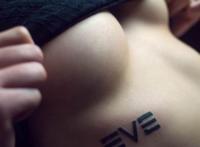 女人咪咪上的纹身：女生胸前纹身图案大全 女纹身小图案大全图片