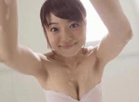 看中国美女a片：男生抠女生下面会流血