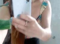 美女舔JJ漫画：他舔我就想夹住他脑袋 嗯啊,老公舔深点