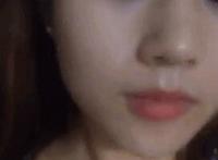 老公吃奶老婆高清视频gif：女人的乳头,没有胸罩