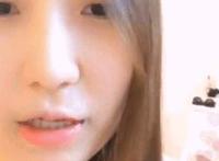 每天老公都要抱着奶子：有奶水吃不完让爸爸吸 我的儿媳妇小蓝