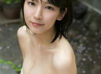 日本女孩全身赤照：20女生照片同一个人5张