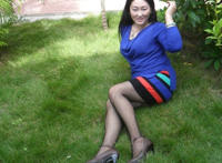 丝祙美女野外自拍图片：狂恋美和熟的微博熟女 照片