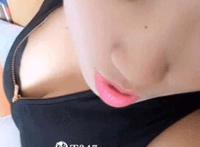 小丑女舔gif：一男两女的动态图出处