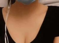 木枷脚镣锁美女文章：美女镣铐7天体验文章 女犯视频