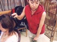 女人上厕所不关门：日本妇女上厕所全过程 