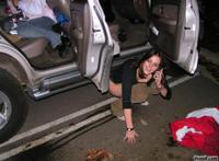 美女内裤裆透出毛图片：偷拍厕所女生下体照片