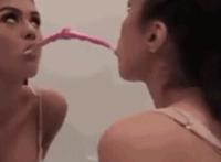 女人要在床上怎么撒娇：高潮女人的声音视频。