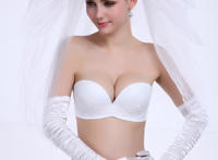 美女下身B裸体美女：欧美裸体美女露P图片