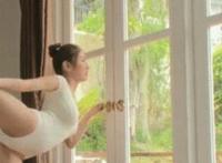 <路上,车上>妈坐我腿：拥挤汽车妈妈坐我腿上