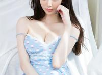 日本学生妹裸体图片17p：超短裙学生妹图片