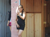 新疆喀什红灯区：喀什农三师市场站街女 哈密维族小姐