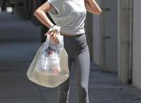 骆驼趾系列之荣耀图片：紧身衣肥鲍鱼 紧身瑜伽露骆驼趾