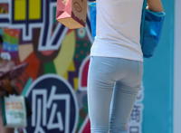 紧身裤显凹处图片瑜伽：凸凹热裤吧