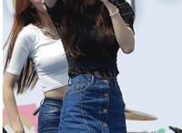 女生脱了裤子视频大全gif：女人脱了内裤让人看 女人脱全部的衣服