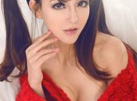 把胸罩和裤子全部脱了 美女把内衣解开给我看