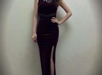 邓紫棋我是歌手抬腿时 图：邓紫棋裤子太紧显沟