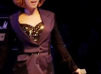 光屁股坐男友腿上 男朋友坐在我腿上啪啪