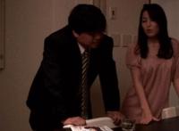 穿裙子真空上班被发现：我真空穿裙子蹲下 穿裙子真空的上班故事