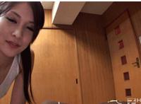 女生自慰小黄文阴部的图片,无遮挡：发现妈妈自慰(附图片)