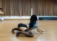 投资人玩艺校女生 艺校女生很好上：艺校女生校长的贪婪