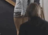 女友睡着了玩脚优酷 哈哈女友睡觉玩脚2：趁美女睡着玩脚心视频