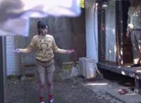 美女足交(完) 女生用脚帮我弄：女生用脚蹭男生的鼻子