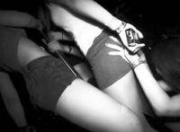 趁妈妈睡着后彩漫全集：无翼鸟妈妈喝醉后虚川