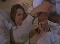 白领妈妈的骚B：妈妈叫我趴他身上睡觉