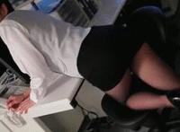 少妇双洞齐开18双P：三洞齐插18【 一洞两棒15P