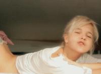 姐姐帮打个飞机可以吗? 姐姐帮我打了一次飞机：姐姐用嘴帮我弄出来吧