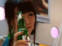 大衣男裸体学生妹动态：0 10学生妹裸体